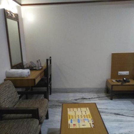 Hotel Jawahar Ulhasnagar Экстерьер фото