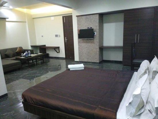 Hotel Jawahar Ulhasnagar Экстерьер фото