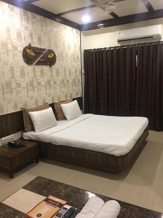 Hotel Jawahar Ulhasnagar Экстерьер фото