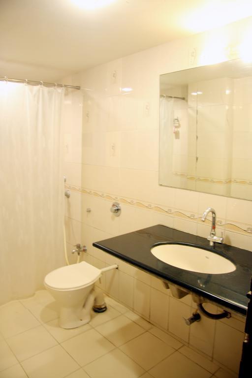 Hotel Jawahar Ulhasnagar Экстерьер фото