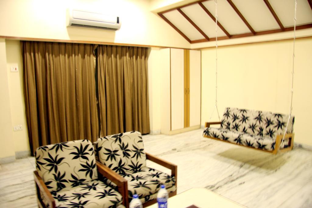 Hotel Jawahar Ulhasnagar Экстерьер фото